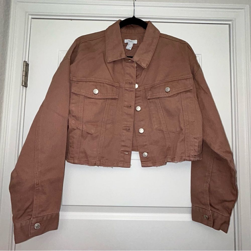 New, FOREVER 21 Premium Button Down Long Sleeve Denim Crop Jacket - Picture 3 of 6